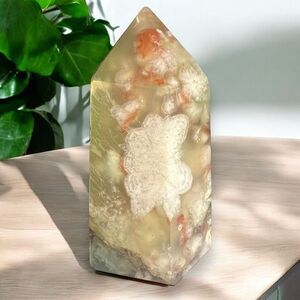 Green Flower Agate Tower‎